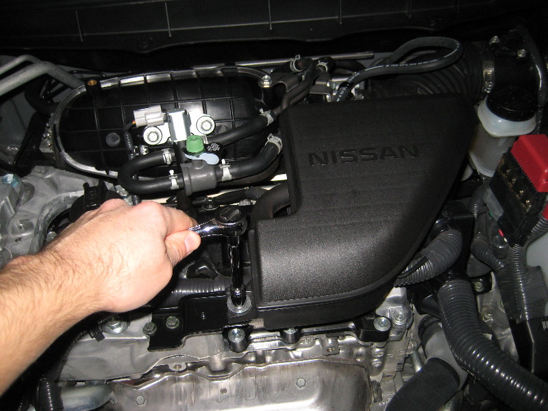 Nissan-Rogue-QR25DE-Engine-Spark-Plugs-Replacement-Guide-002