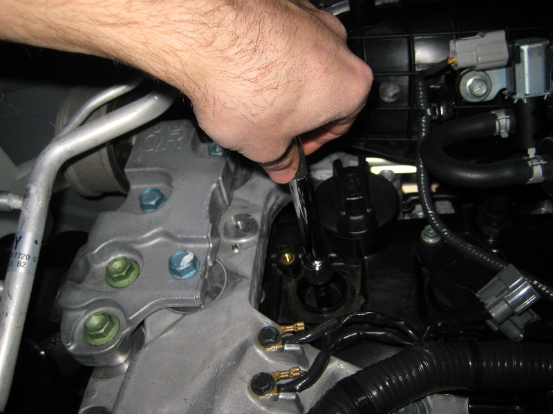 Nissan-Rogue-QR25DE-Engine-Spark-Plugs-Replacement-Guide-017