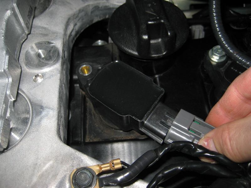 Nissan-Rogue-QR25DE-Engine-Spark-Plugs-Replacement-Guide-023