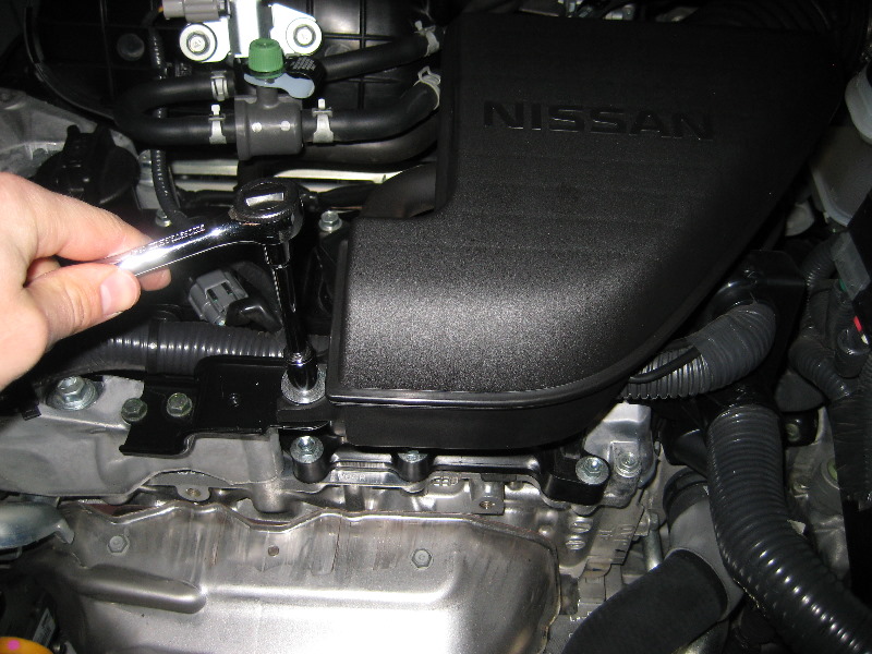Nissan-Rogue-QR25DE-Engine-Spark-Plugs-Replacement-Guide-026