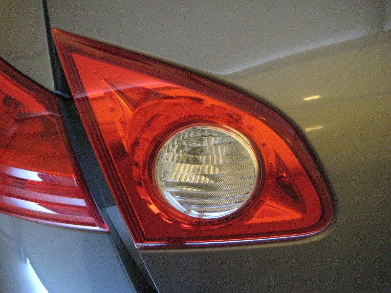 Nissan-Rogue-Tail-Light-Bulbs-Replacement-Guide-022