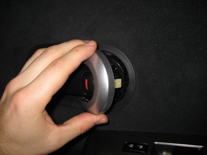 Nissan-Versa-Front-Door-Panel-Removal-Speaker-Replacement-Guide-031