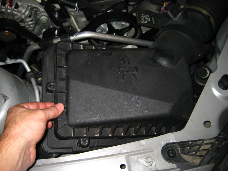 Pontiac-G6-GT-Engine-Air-Filter-Replacement-Guide-006