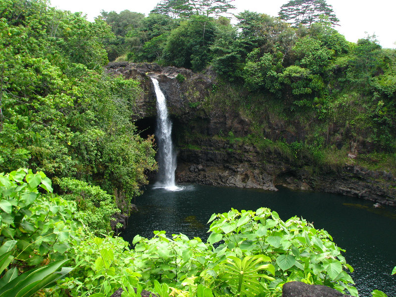 Rainbow-Falls-Wailuku-River-State-Park-Hilo-Big-Island-Hawaii-001