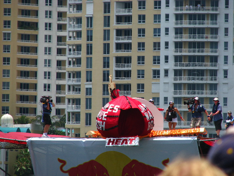 Red-Bull-Flugtag-2010-Bayfront-Park-Miami-FL-038