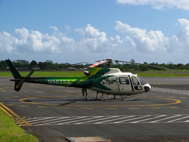 Safari-Helicopter-Tours-Volcanic-Lava-Waterfalls-Hilo-Big-Island-Hawaii-001