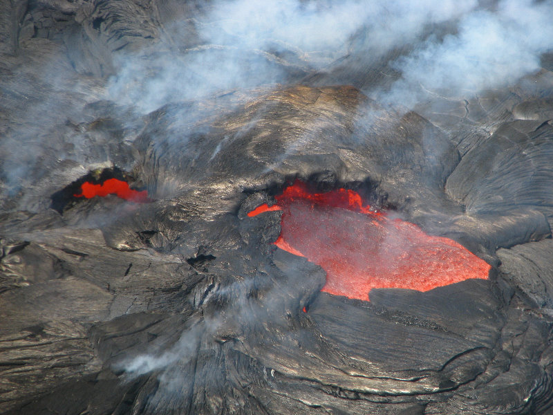 Safari-Helicopter-Tours-Volcanic-Lava-Waterfalls-Hilo-Big-Island-Hawaii-076