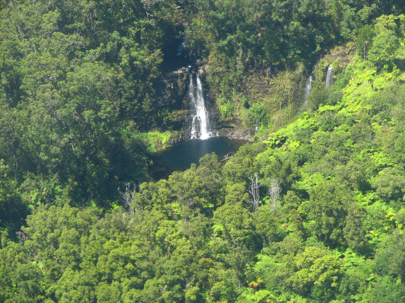 Safari-Helicopter-Tours-Volcanic-Lava-Waterfalls-Hilo-Big-Island-Hawaii-098