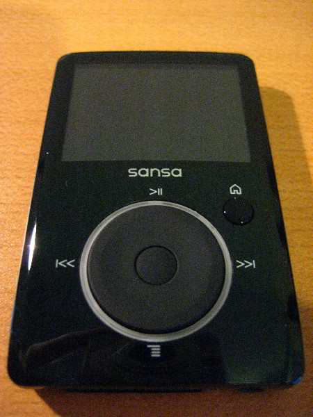 SanDisk-Sansa-Fuze-MP3-Player-Review-006