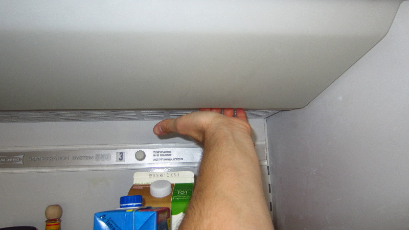 Sub-Zero-Refrigerator-Light-Bulbs-Replacement-Guide-006