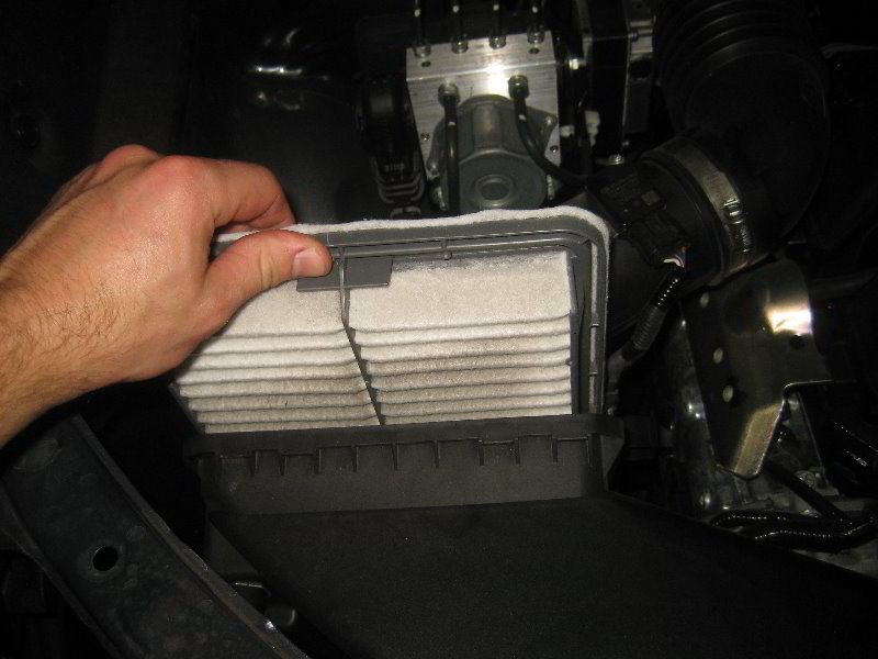 Subaru-Forester-Engine-Air-Filter-Replacement-Guide-008