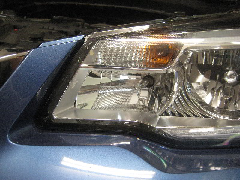 Subaru-Forester-Headlight-Bulbs-Replacement-Guide-013