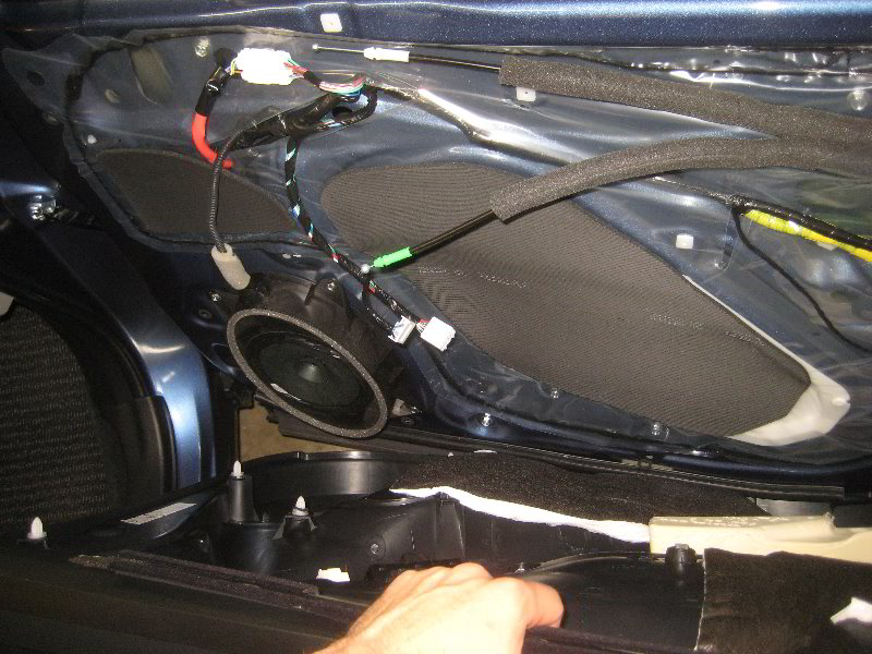 Subaru-Forester-Interior-Door-Panel-Removal-Guide-042