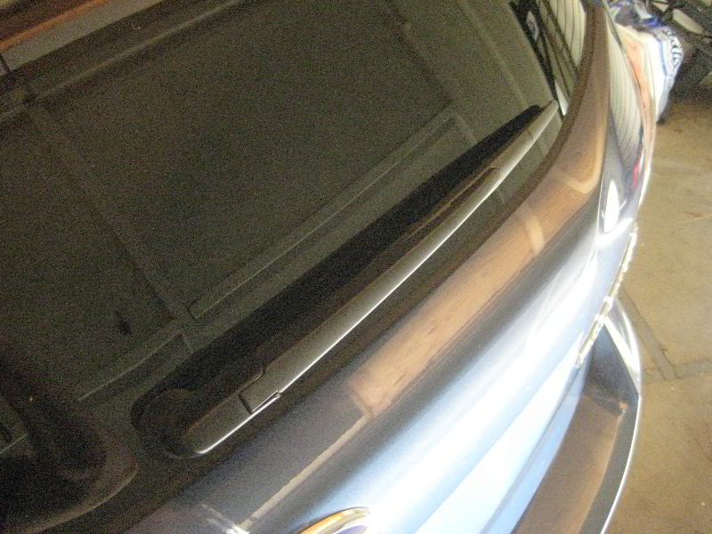 Subaru-Forester-Rear-Window-Wiper-Blade-Replacement-Guide-015