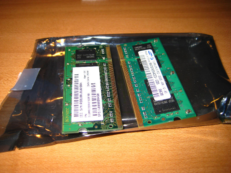 Toshiba-A105-Laptop-HDD-RAM-Upgrade-026