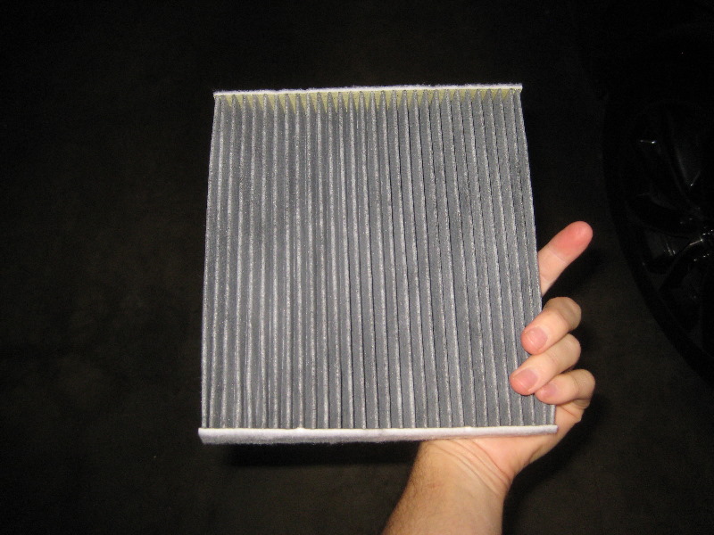 Toyota-Avalon-Cabin-Air-Filter-Replacement-Guide-016