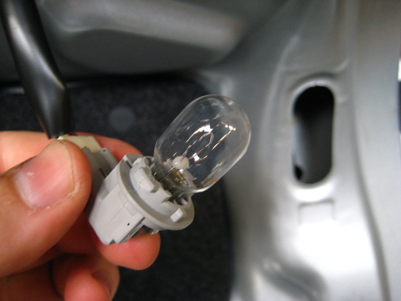 Change brake light bulb toyota yaris 2008 Toyota Yaris Brake Light Bulb Replacement