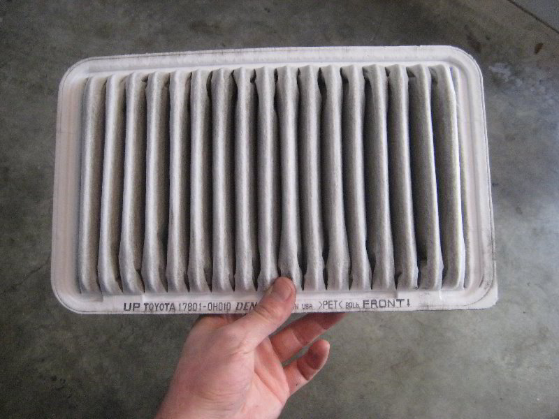 Toyota-Highlander-Engine-Air-Filter-Replacement-Guide-009