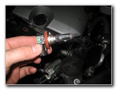 Toyota-Highlander-Headlight-Bulbs-Replacement-Guide-006