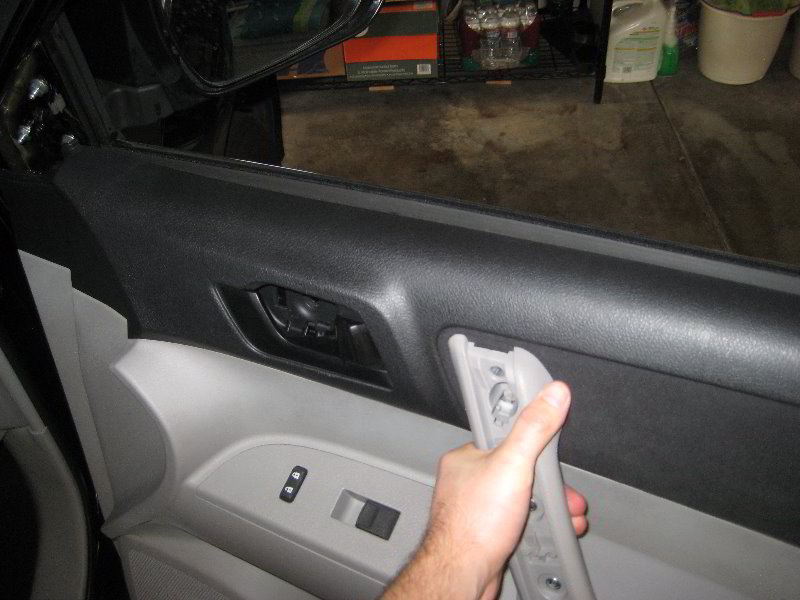 Toyota-Highlander-Interior-Door-Panel-Removal-Guide-017