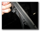 Toyota-Highlander-Windshield-Wiper-Blades-Replacement-Guide-005