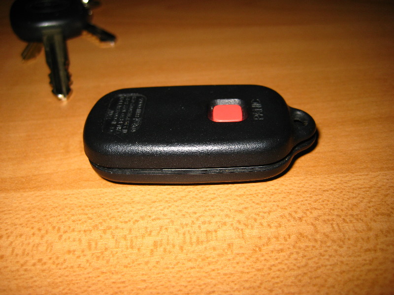 2006 Toyota prius smart key battery replacement