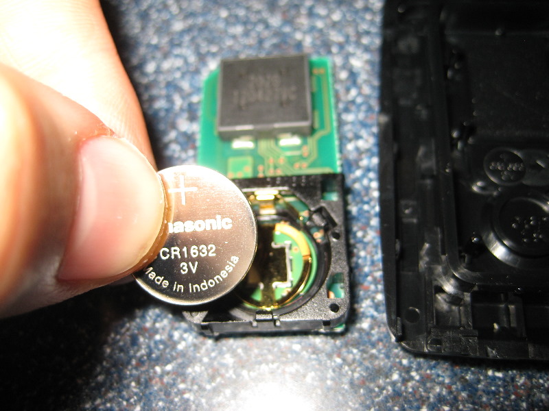 2010 Toyota prius smart key battery replacement