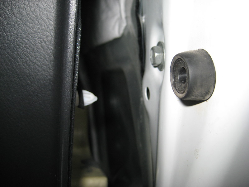 Toyota-RAV4-Interior-Door-Panel-Removal-Guide-026