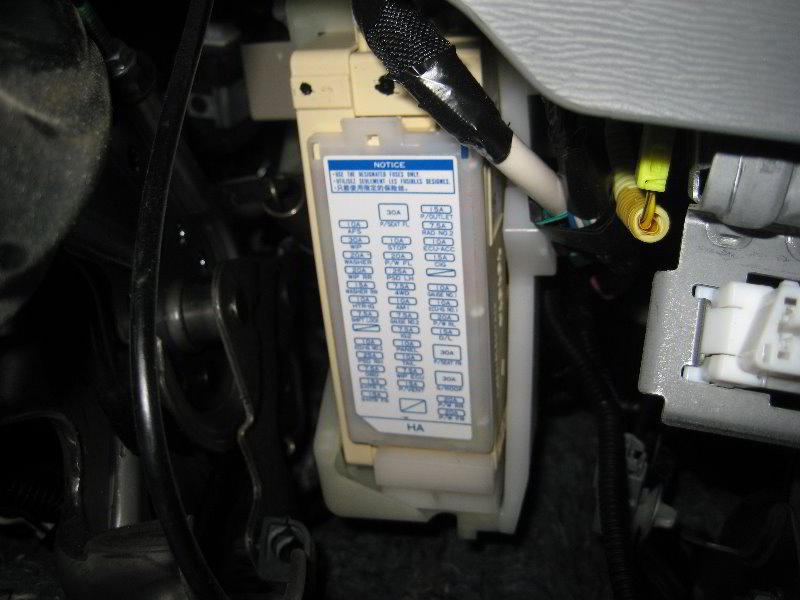Toyota-Sienna-Electrical-Fuse-Replacement-Guide-006