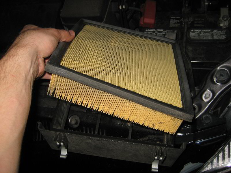 Toyota-Sienna-Engine-Air-Filter-Replacement-Guide-008