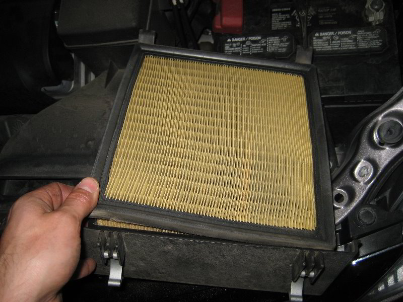 Toyota-Sienna-Engine-Air-Filter-Replacement-Guide-012