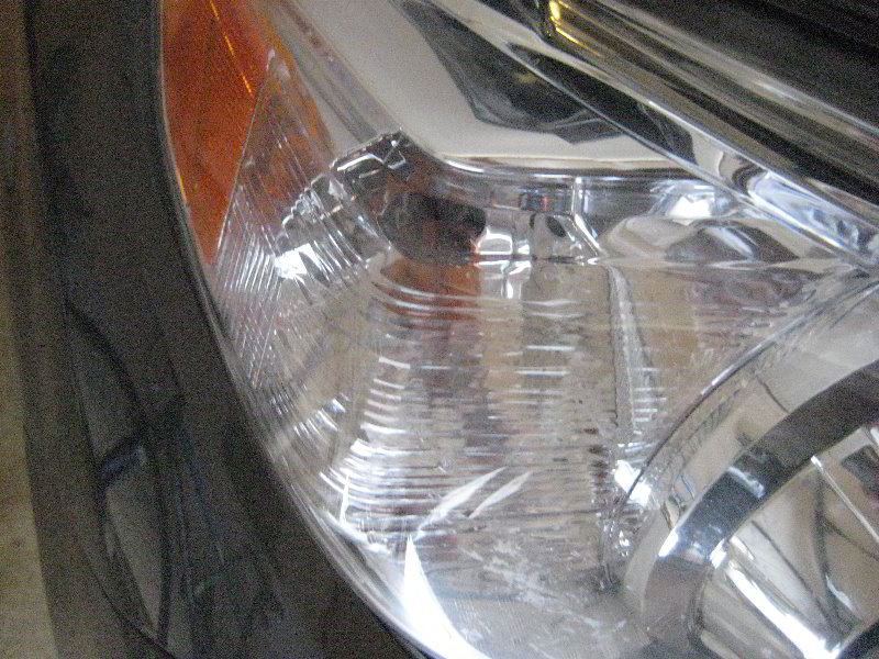 Toyota-Sienna-Headlight-Bulbs-Replacement-Guide-022