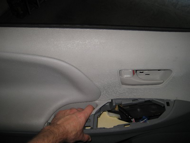 Toyota-Sienna-Interior-Door-Panel-Removal-Guide-030