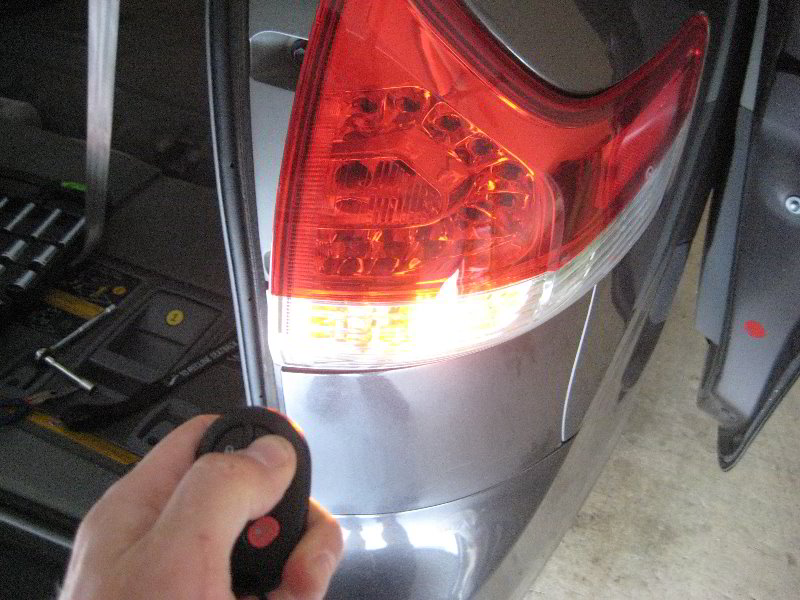 Toyota-Sienna-Tail-Light-Bulbs-Replacement-Guide-019
