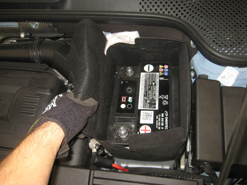 VW-Beetle-12-Volt-Automotive-Battery-Replacement-Guide-008