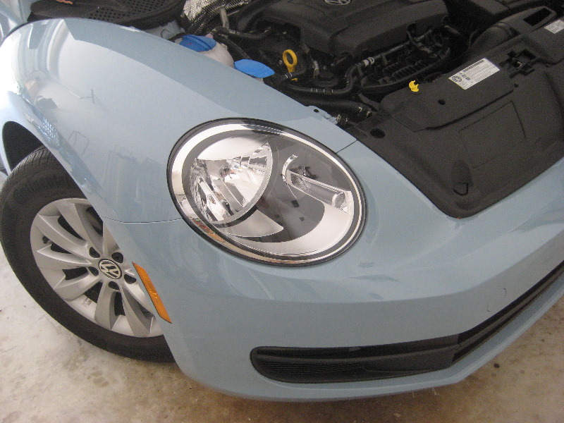 VWBeetleHeadlightBulbsReplacementGuide001
