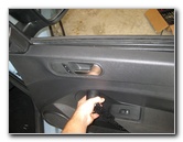 VW-Beetle-Interior-Door-Panel-Removal-Guide-017