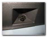 VW-Beetle-Interior-Door-Panel-Removal-Guide-039