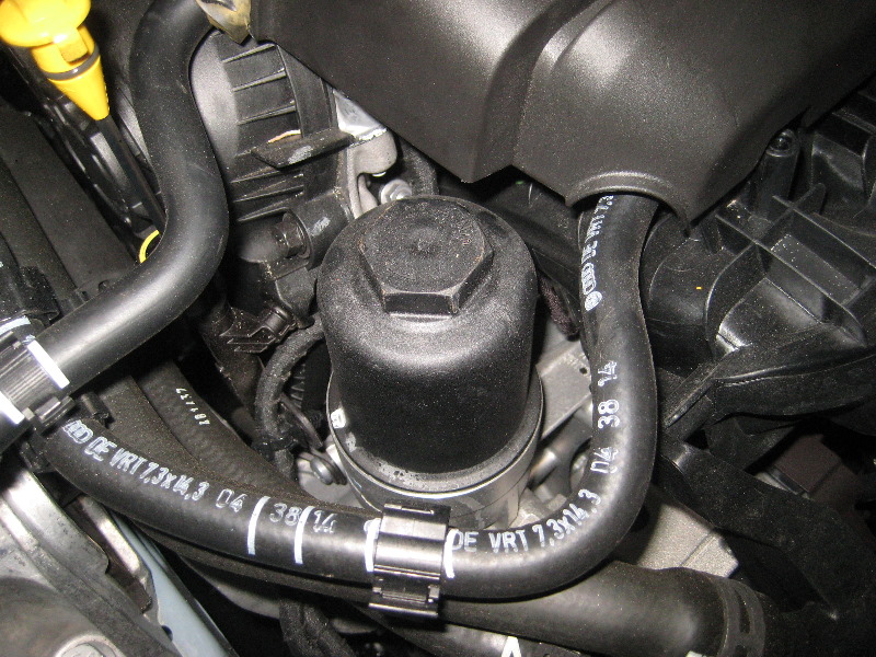 VW-Beetle-TSI-Turbocharged-I4-Engine-Oil-Change-Guide-011