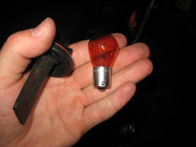 VW-Jetta-Headlight-Bulbs-Replacement-Guide-036
