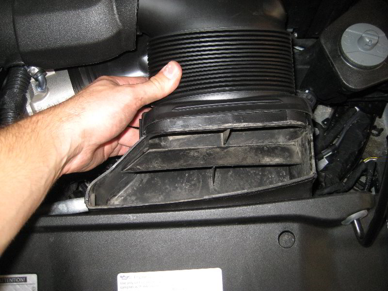 VW-Jetta-I5-Engine-Air-Filter-Replacement-Guide-032