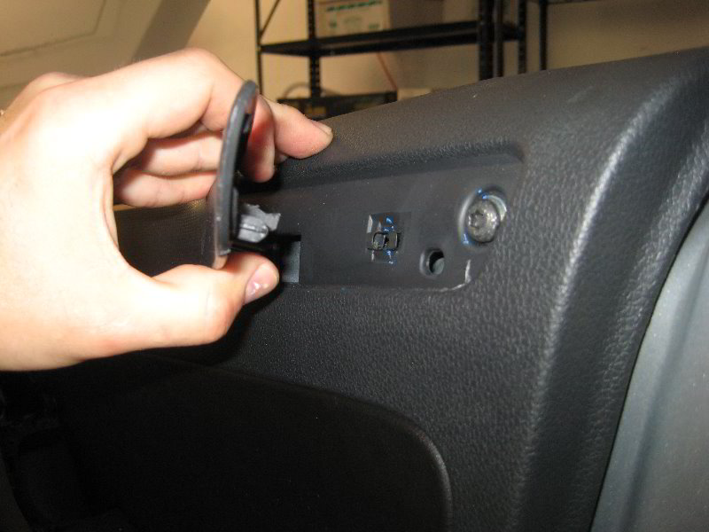 VW-Jetta-Interior-Door-Panel-Speaker-Replacement-Guide-021