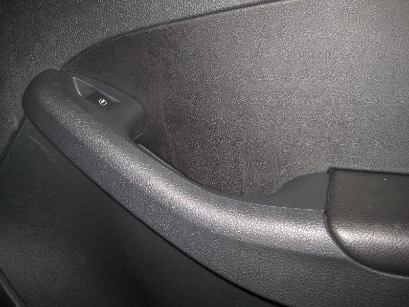 VW-Jetta-Interior-Door-Panel-Speaker-Replacement-Guide-059