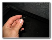 VW-Jetta-Interior-Door-Panel-Speaker-Replacement-Guide-013