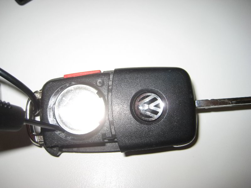 VW-Jetta-Key-Fob-Battery-Replacement-Guide-007
