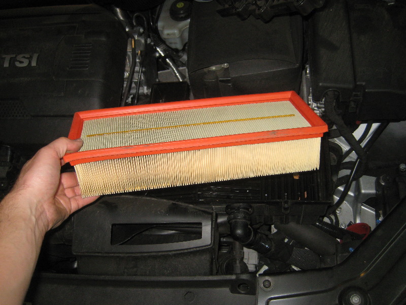 2012-2015-VW-Passat-Engine-Air-Filter-Replacement-Guide-013