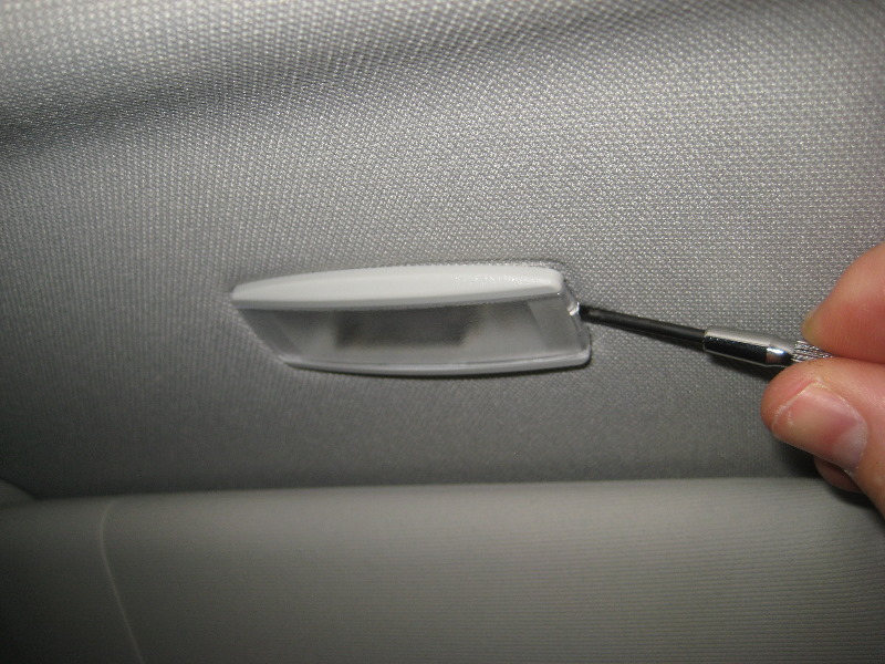 2012-2015-VW-Passat-Vanity-Mirror-Light-Bulb-Replacement-Guide-003