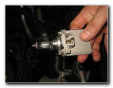 VW-Tiguan-Headlight-Bulbs-Replacement-Guide-008