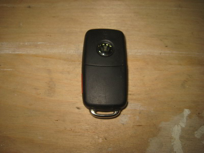 VW-Tiguan-Key-Fob-Battery-Replacement-Guide-002
