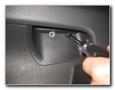 Volvo-XC60-Interior-Door-Panel-Removal-Guide-004